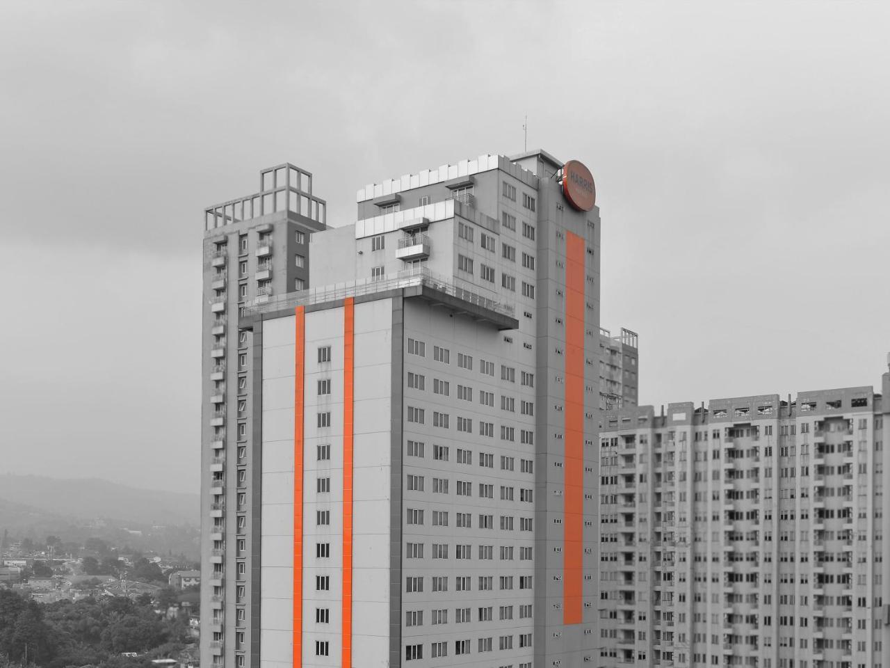 Harris Hotel & Conventions Ciumbuleuit Bandung Exterior photo